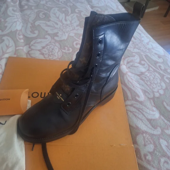 Louis Vuitton Metropolis combat Lace-Up Boot - Picture 3 of 6